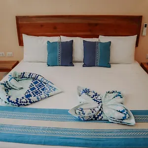 https://el-jardin-de-los-isla-holbox.quintano-roohotels.com